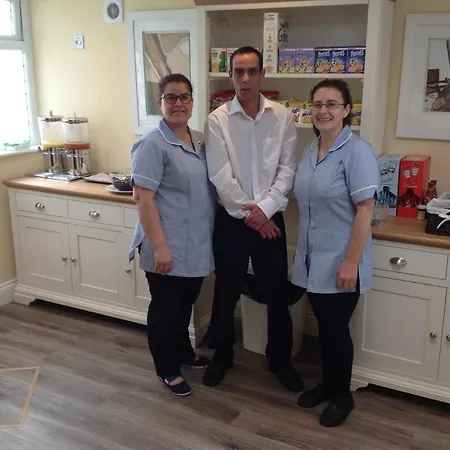 Almorah Pensjonat 2*