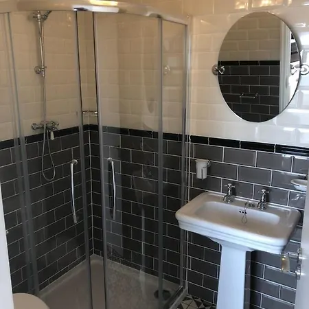 Pensjonat Almorah 2*