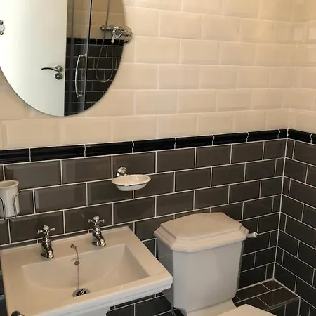 Almorah Pensjonat 2*