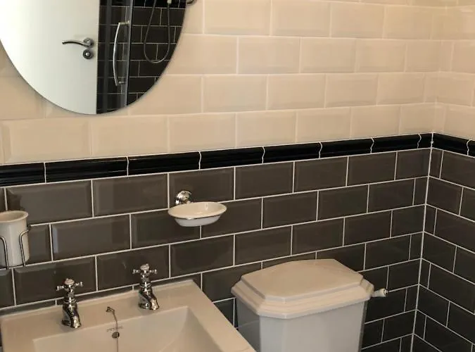 Almorah בית הארחה 2*